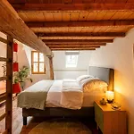 Little Antwerp Holiday Home
